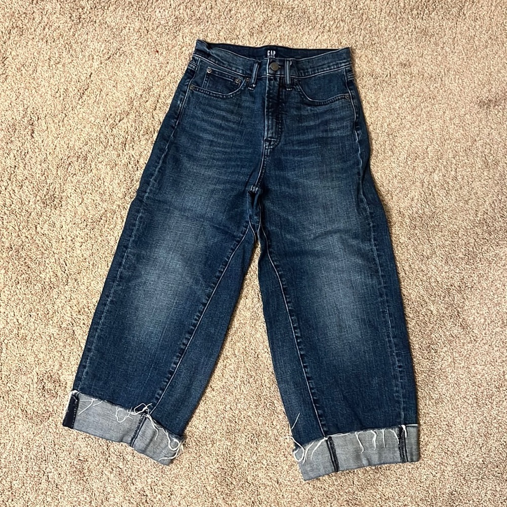 GAP wide leg cropped jeans